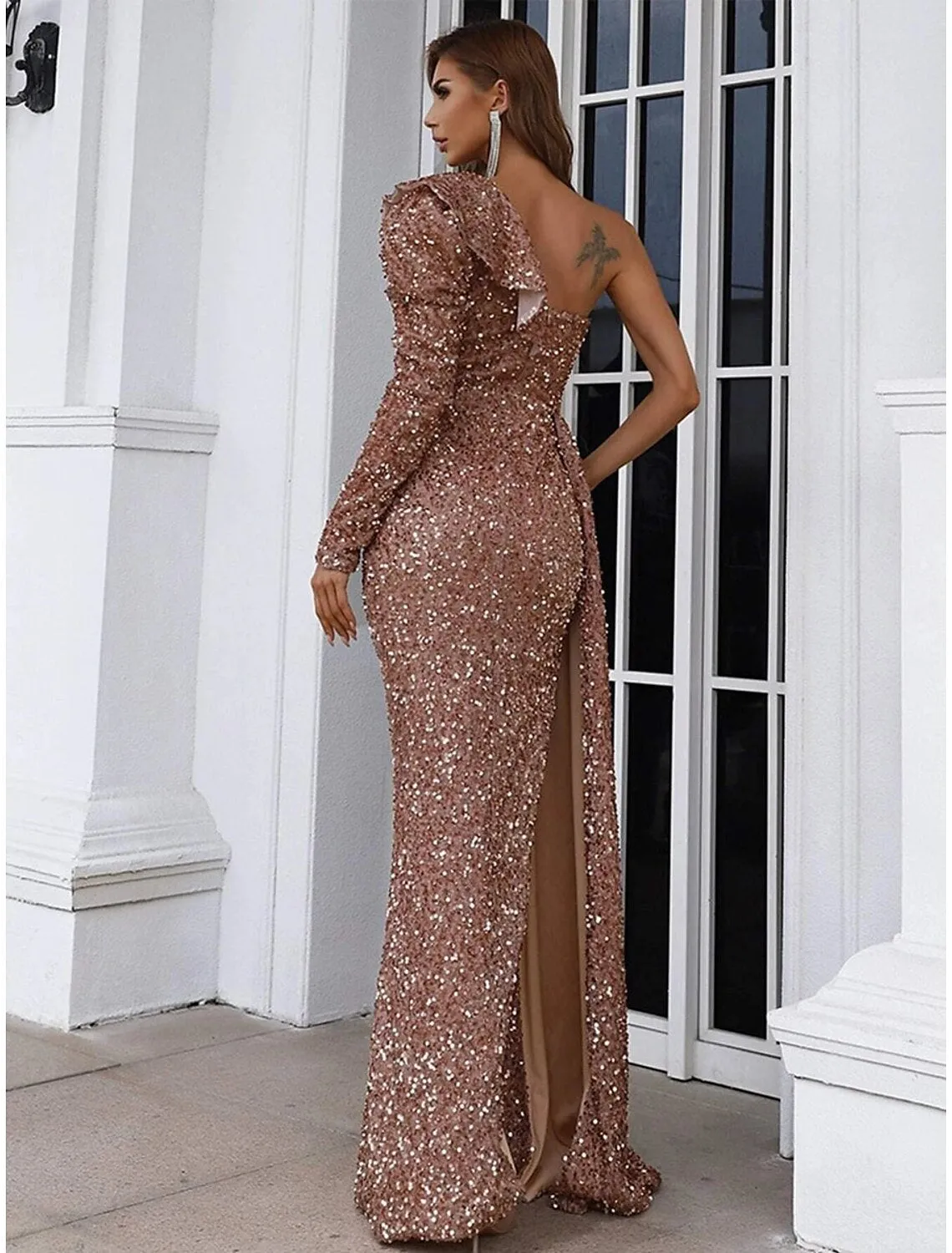 A-Line Evening Gown Elegant Dress Formal Sweep / Brush Train Long Sleeve One Shoulder Sequined with Glitter Ruched Slit