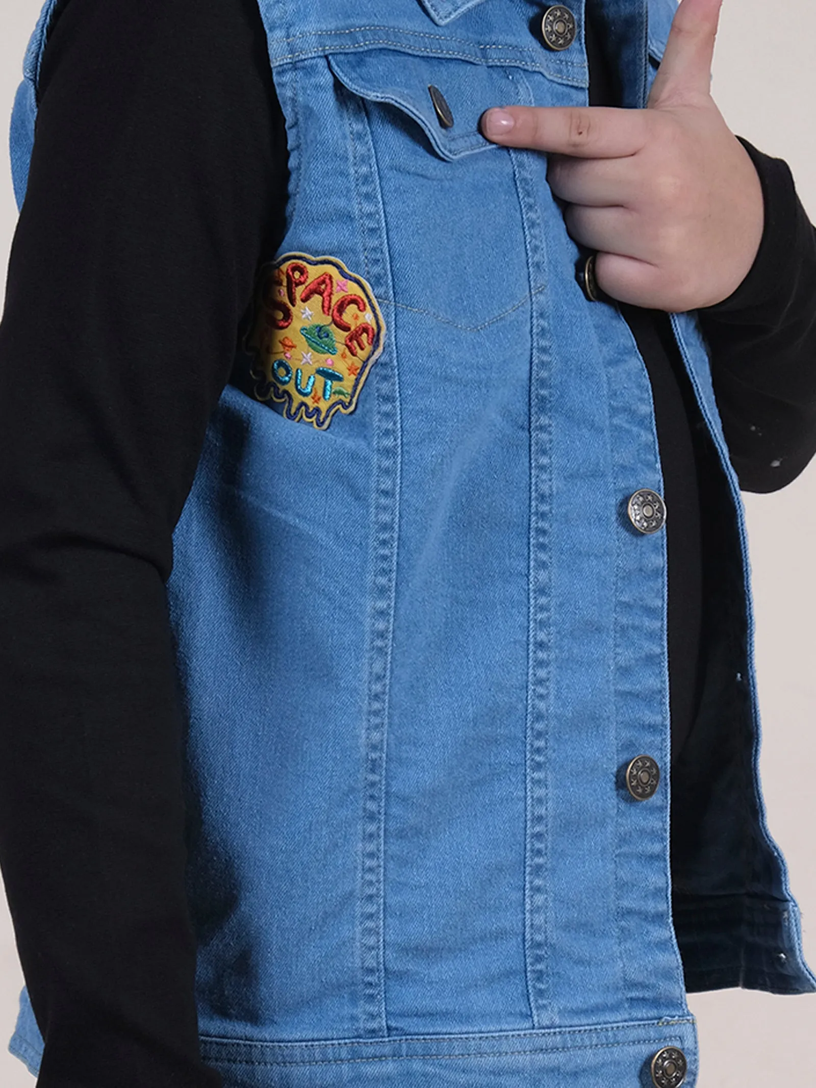 Boys Sleeveless Patch Detailed Denim Jacket