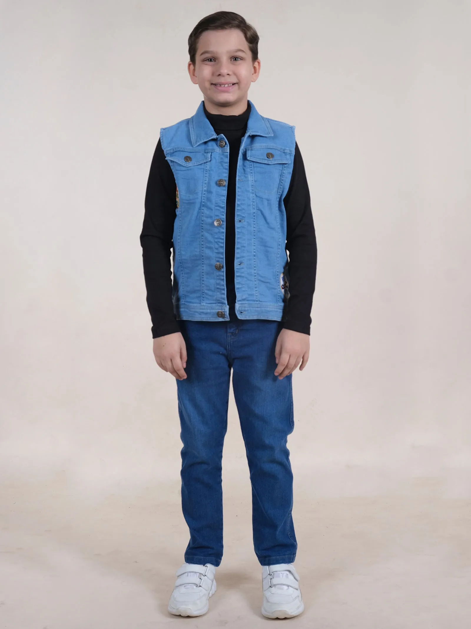 Boys Sleeveless Patch Detailed Denim Jacket