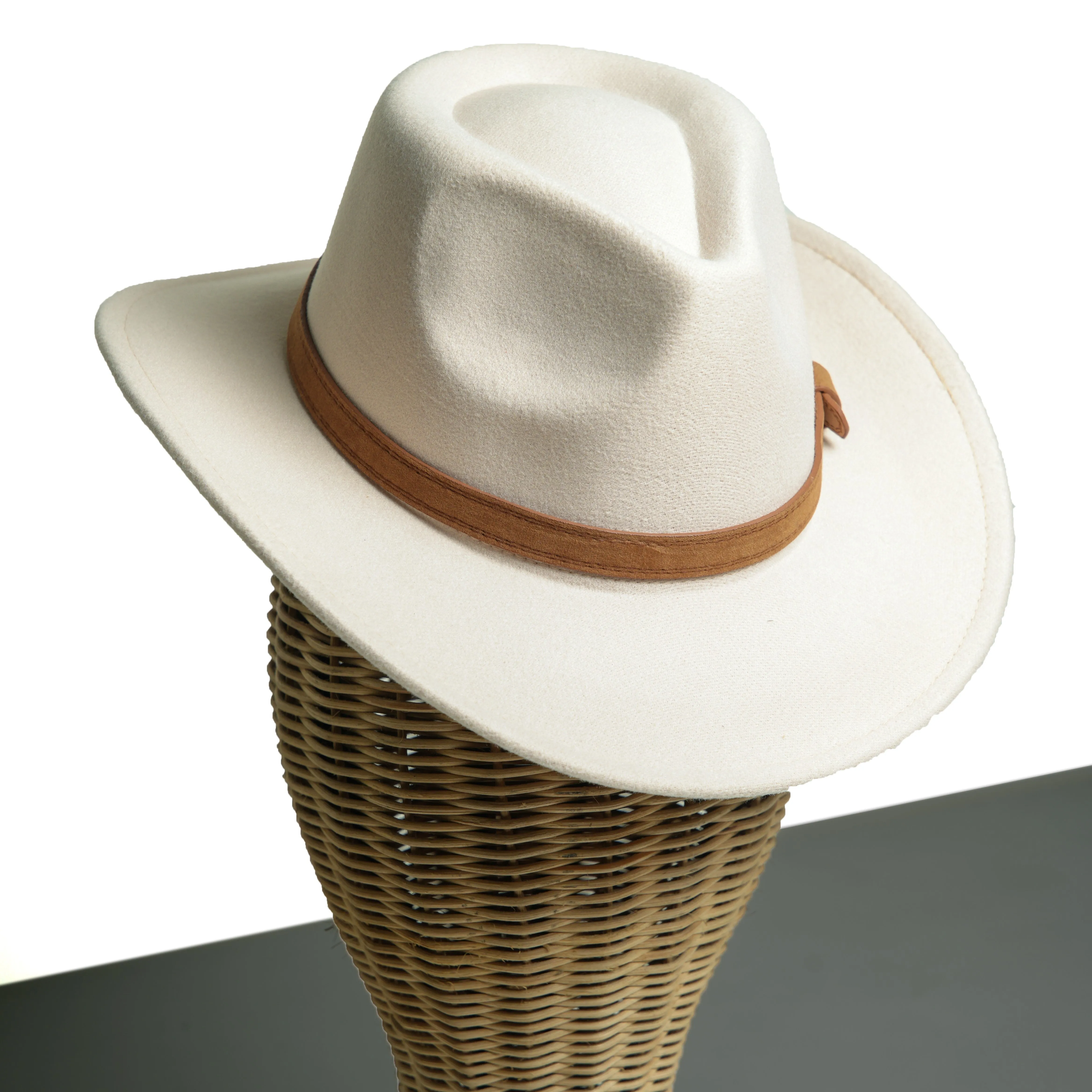 Chokore Pinched Cowboy Hat with PU Leather Belt (Off White)