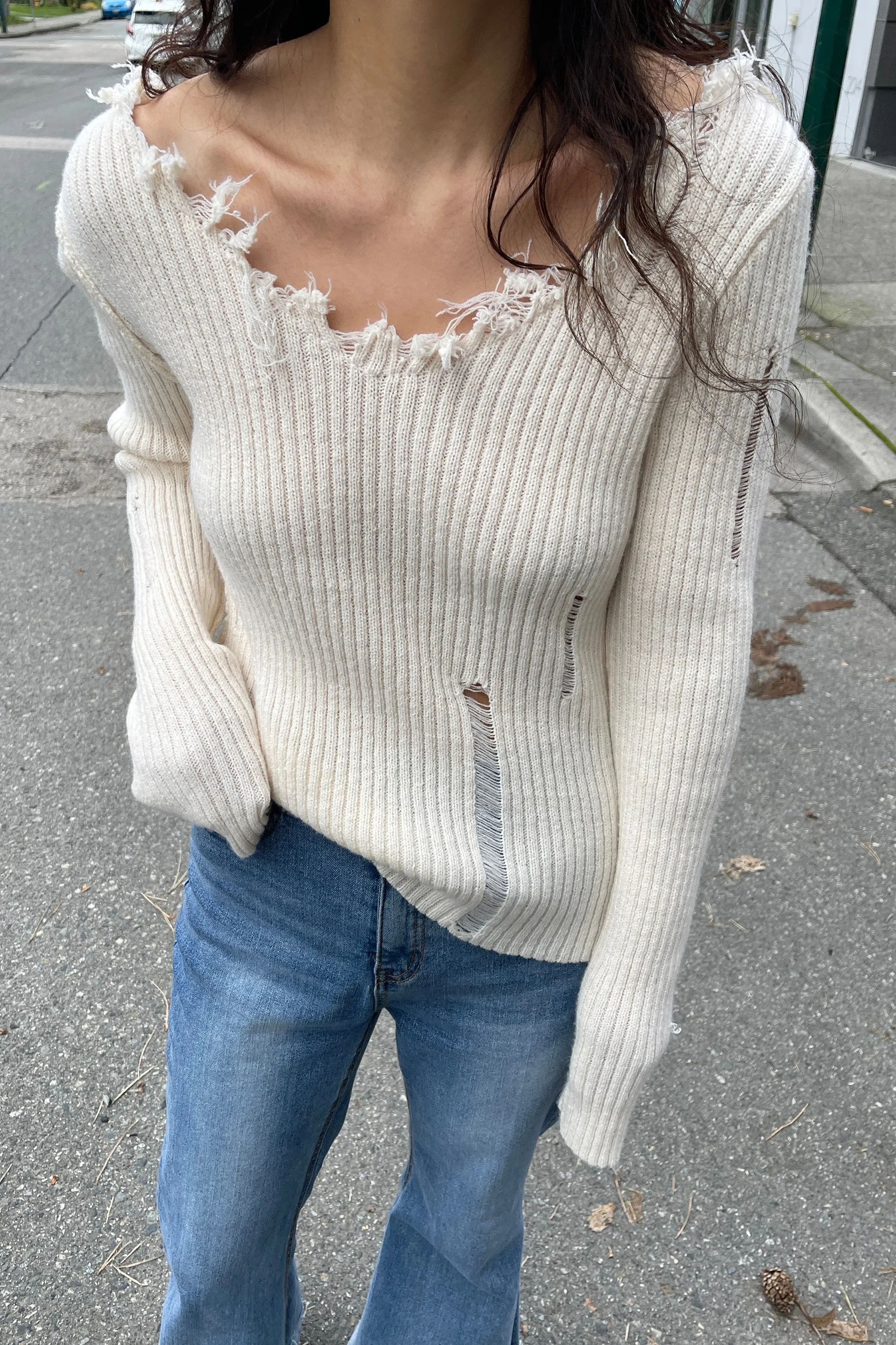 DISTRESSED V-NECK SWEATER