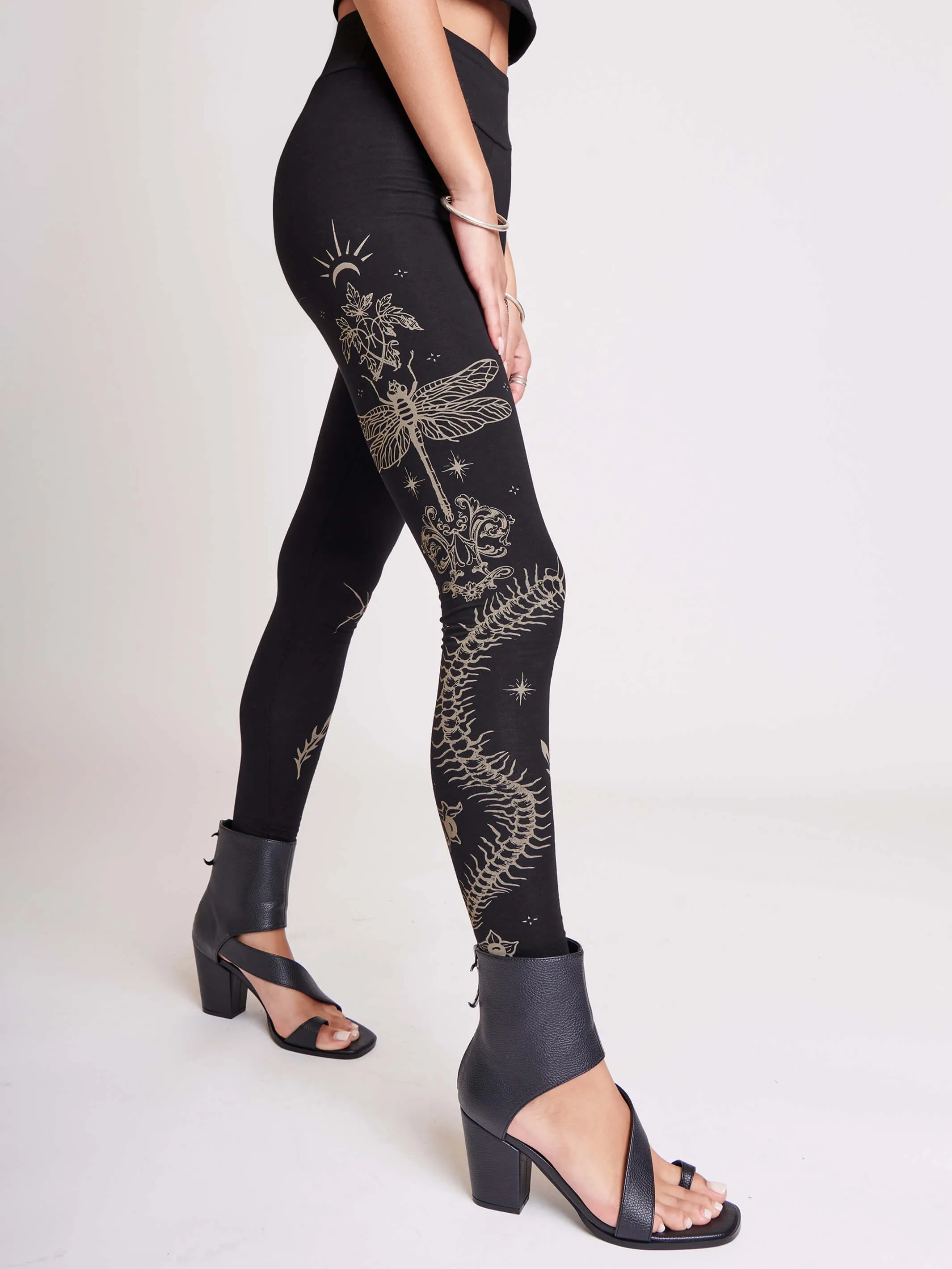 Dragonfly & Centipede Legging