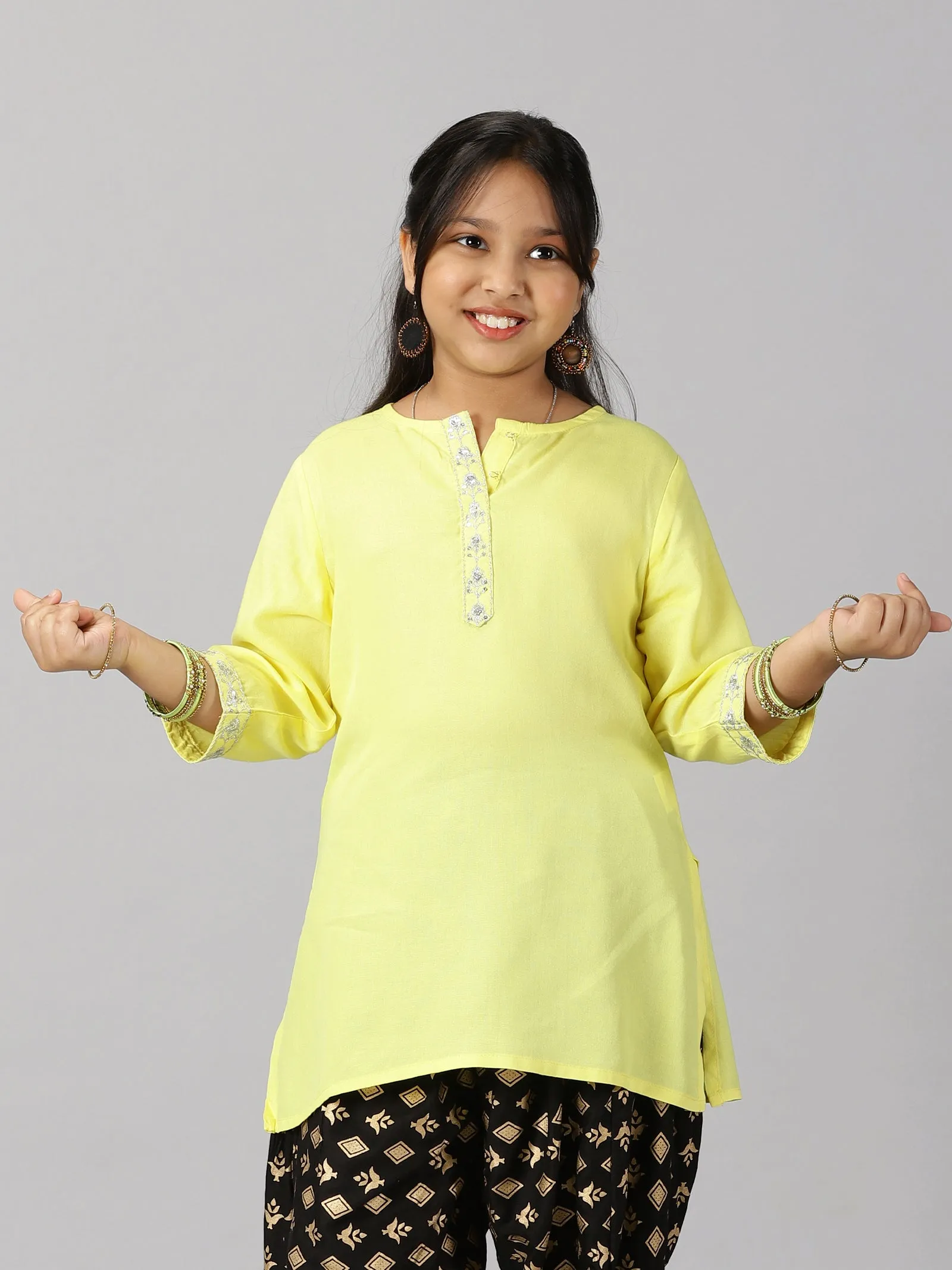 Girls 3/4Th Sleeve Short Kurta