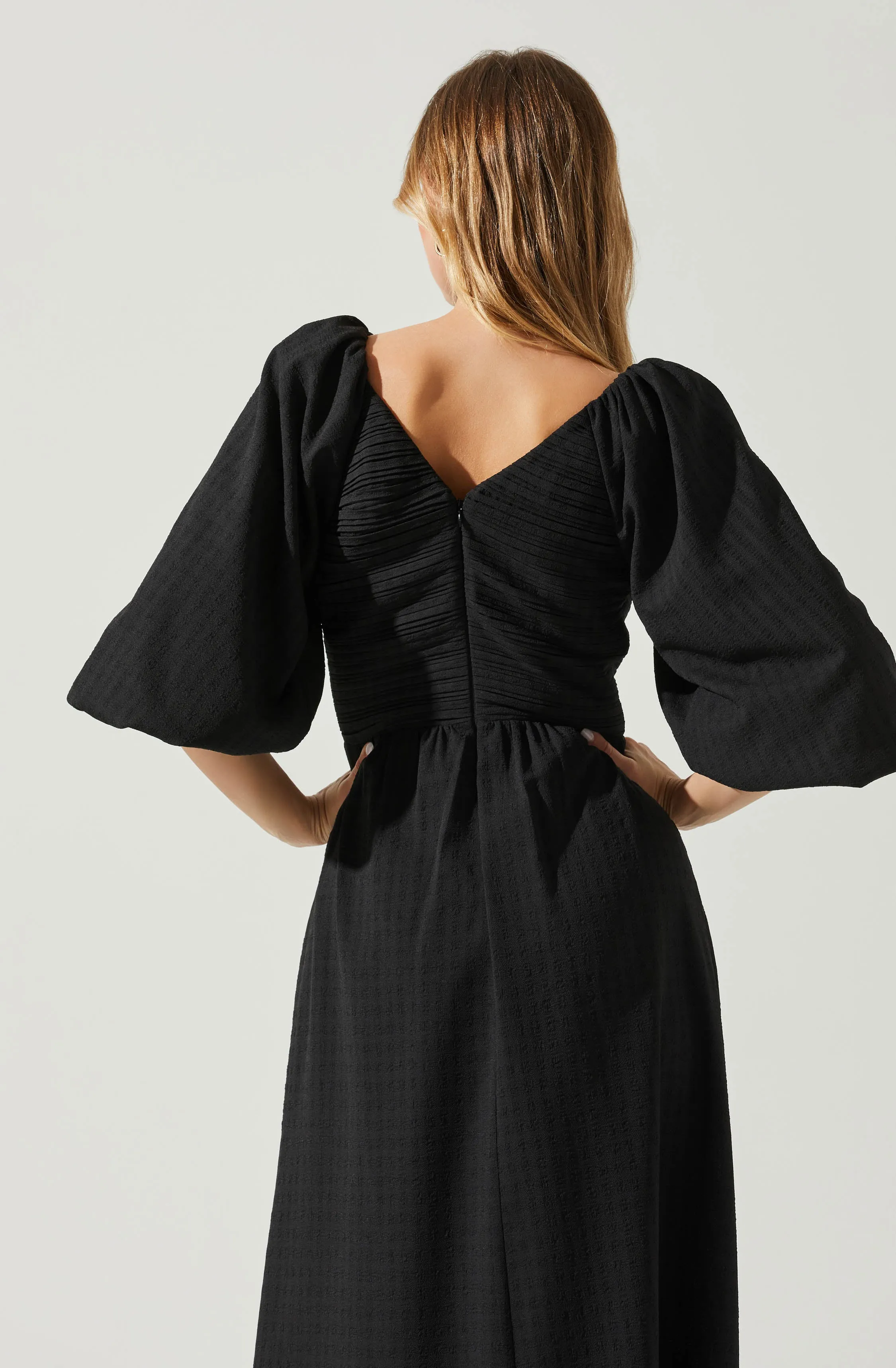 Juniper Half Sleeve Textured Midi Dress