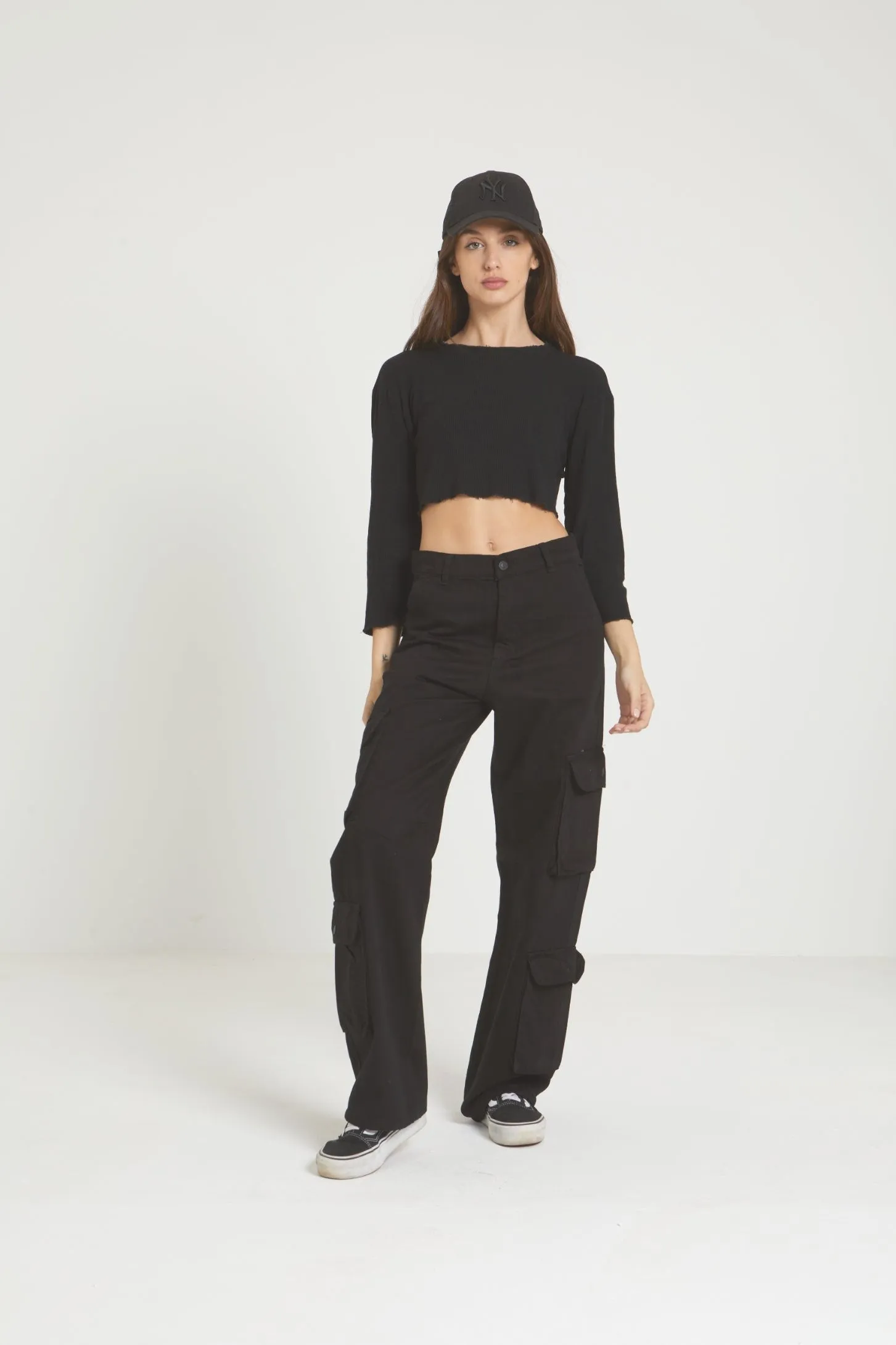 MID RISE CARGO PANTS - BLACK