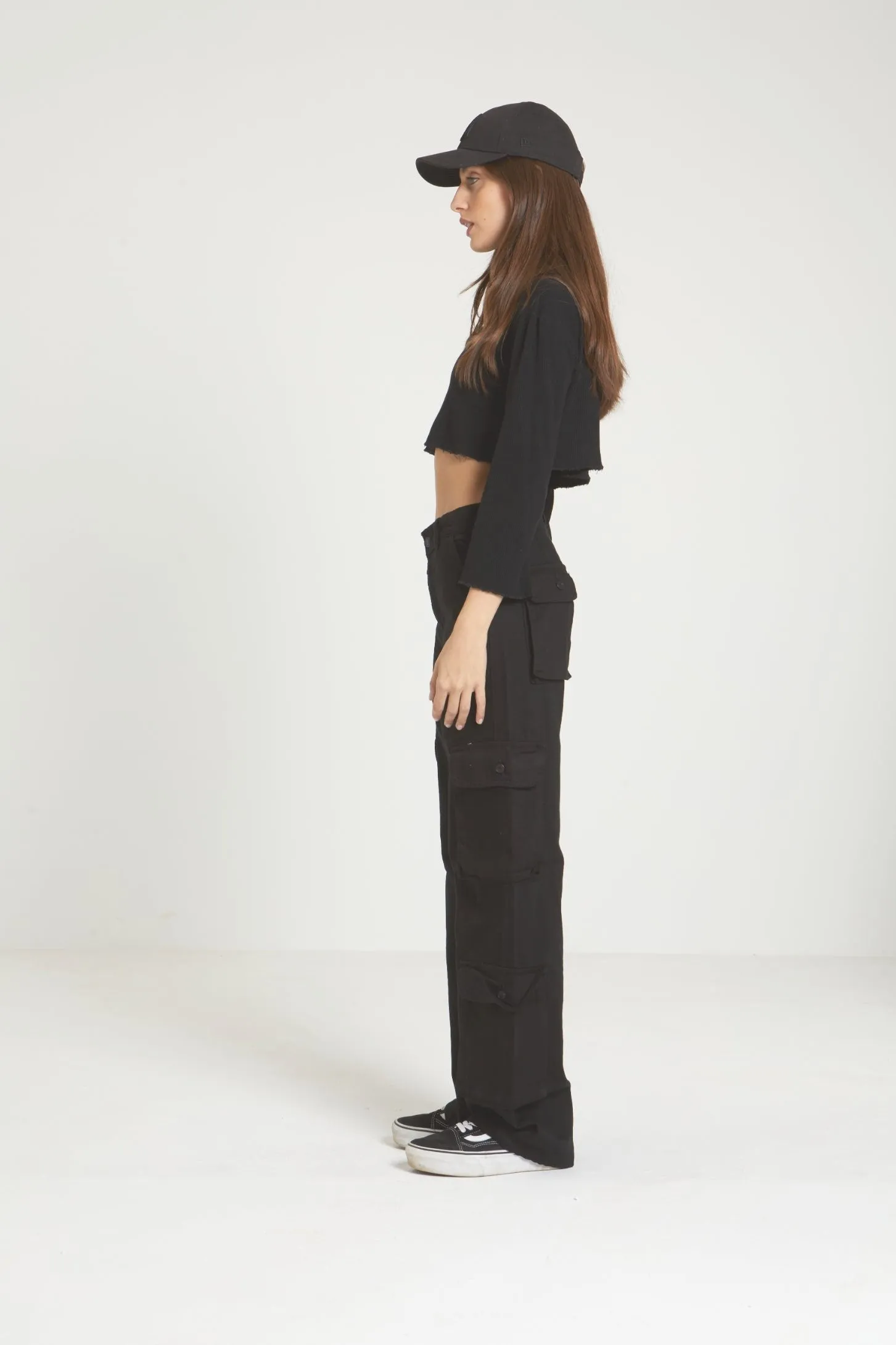 MID RISE CARGO PANTS - BLACK