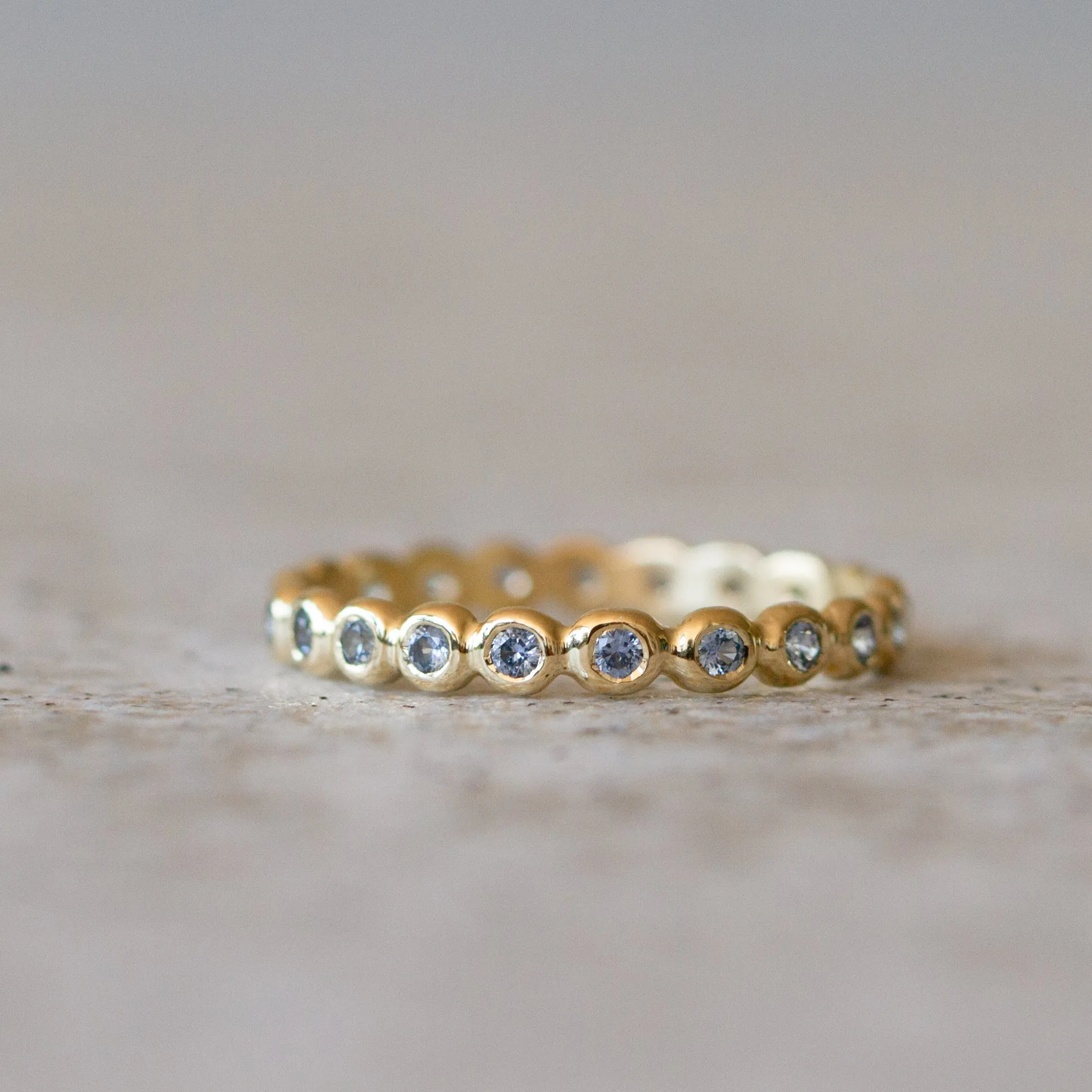 Yogo Montana Sapphire Gold Droplet Band